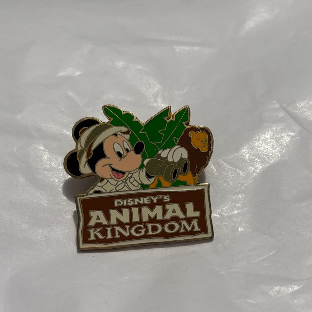 Walt Disney World Animal Kingdom Mickey Mouse Safari Lion Pin